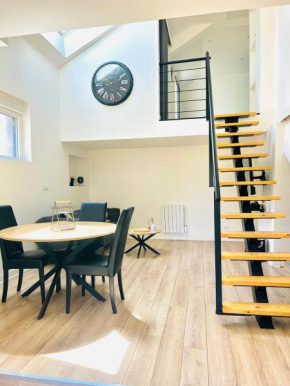 Loft de charme avec parking, jardin et terrasse